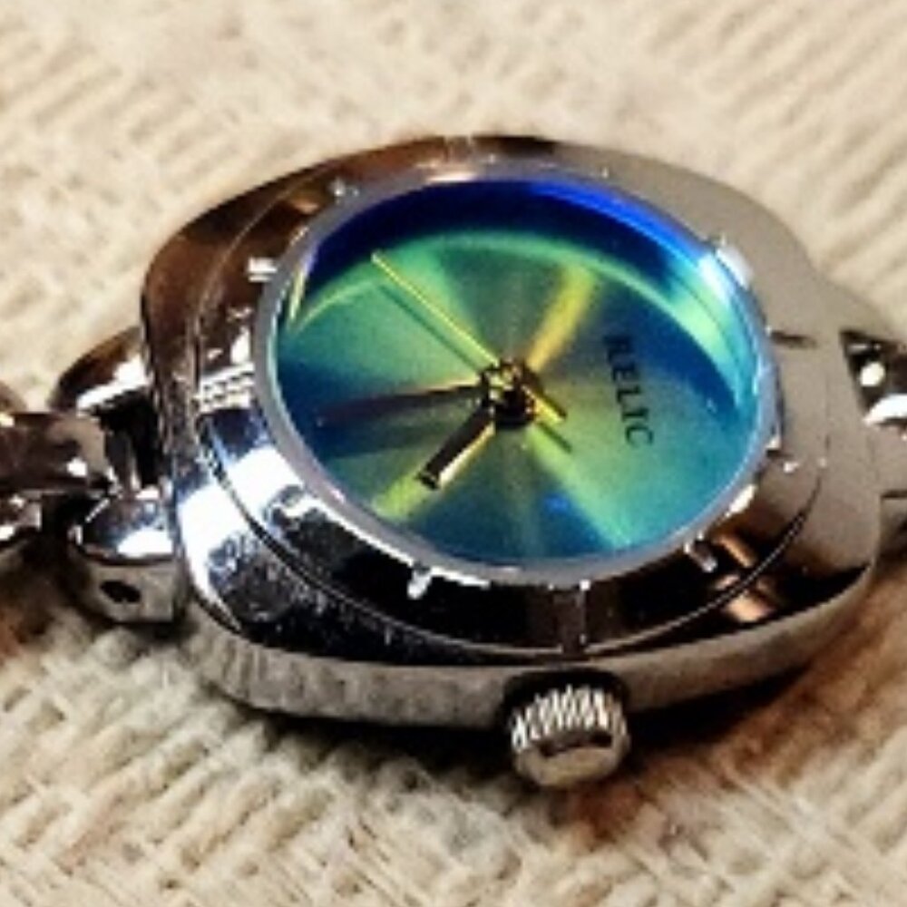 🌺 LADIES  RELIC WATCH  BY FOSSIL - Picture 2 of 6